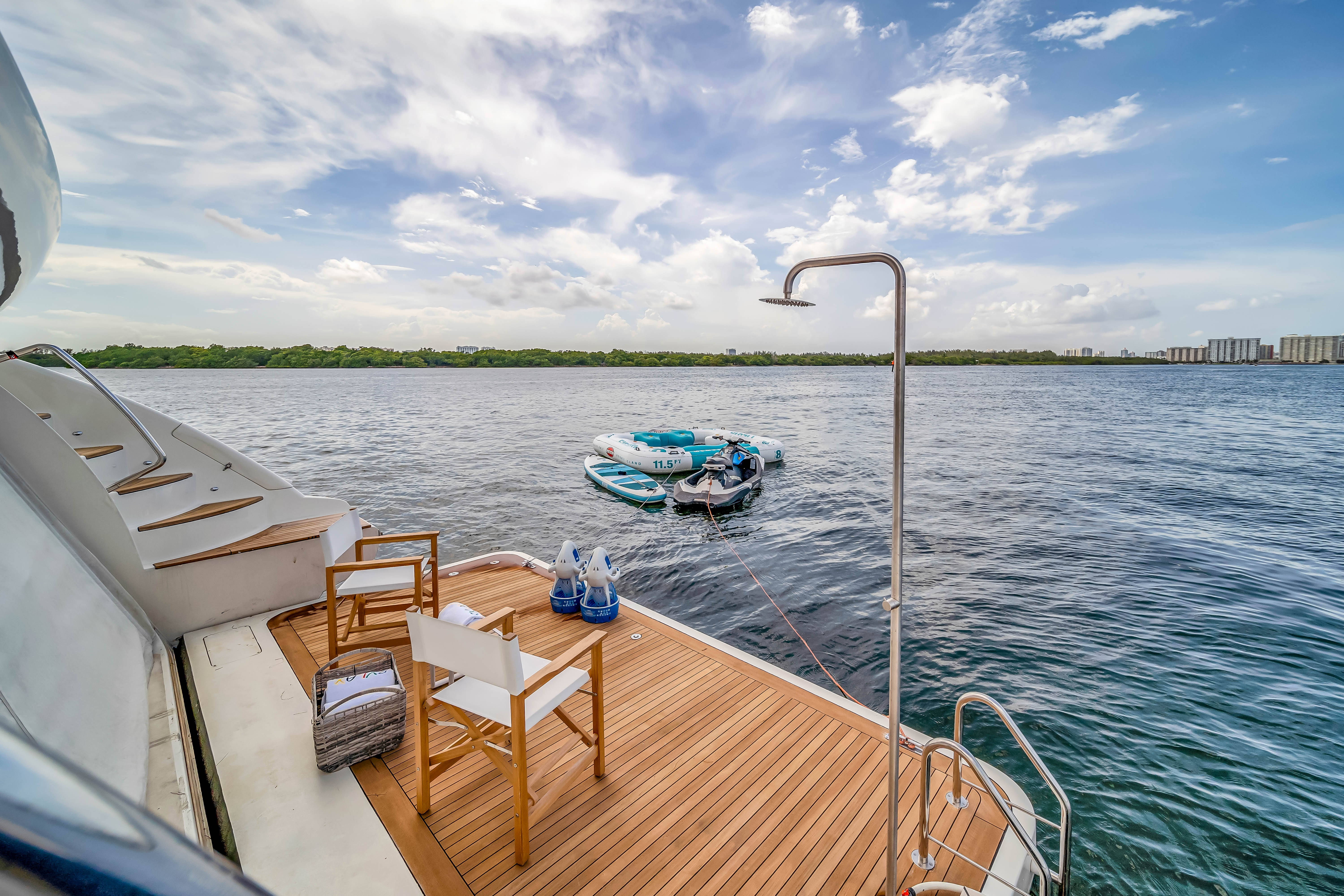 116ft Azimut Experience