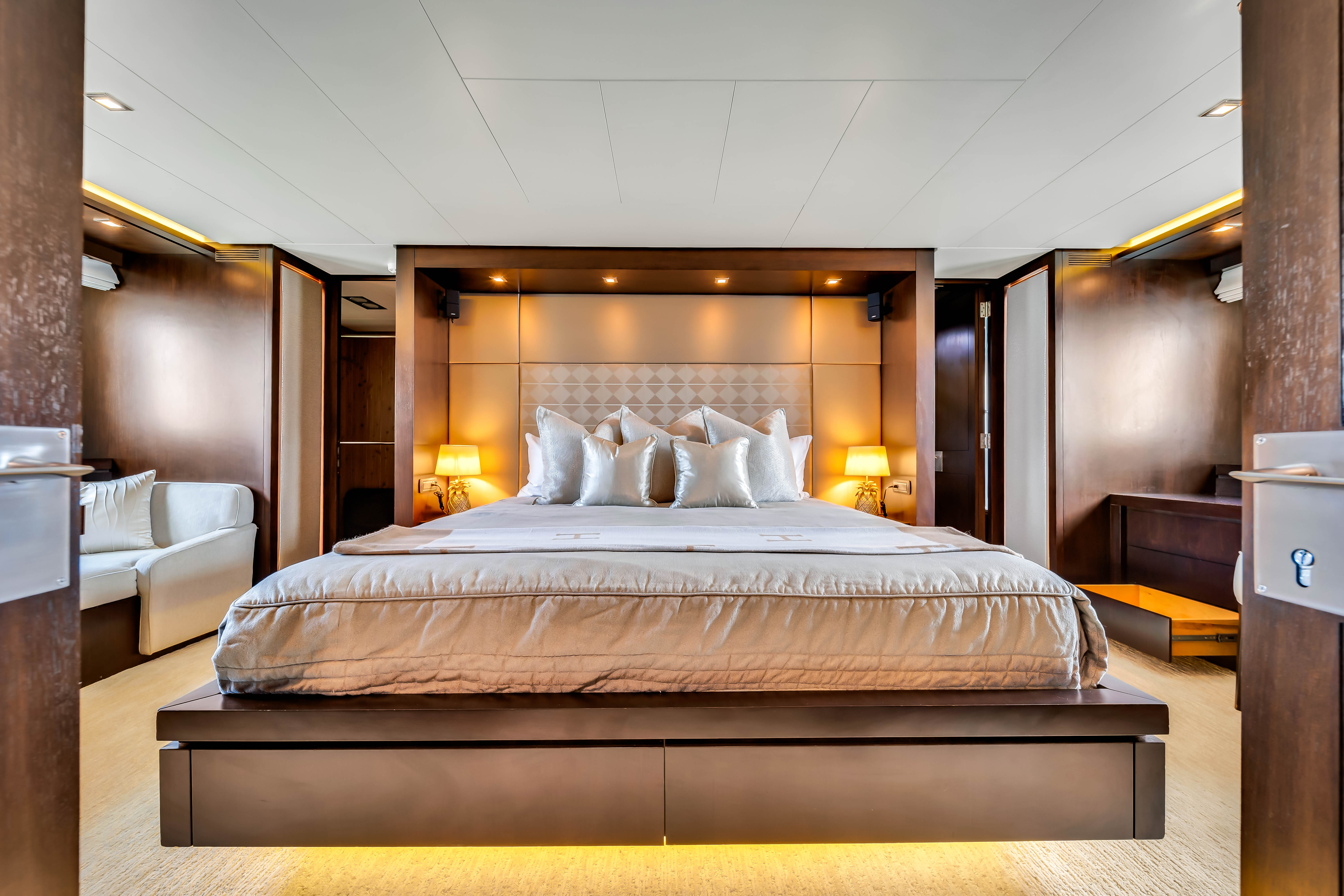 116ft Azimut Experience