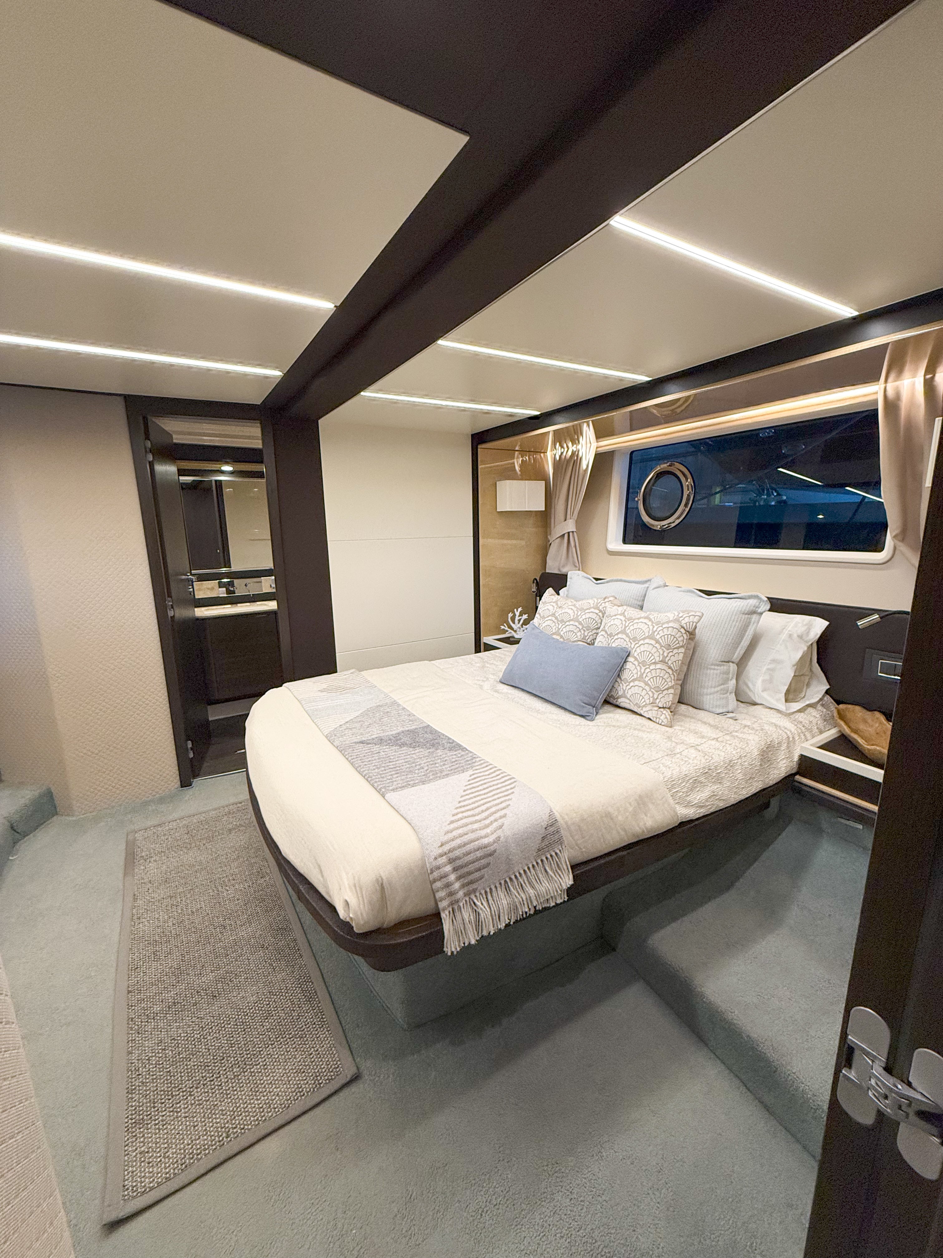 70ft Azimut Experience