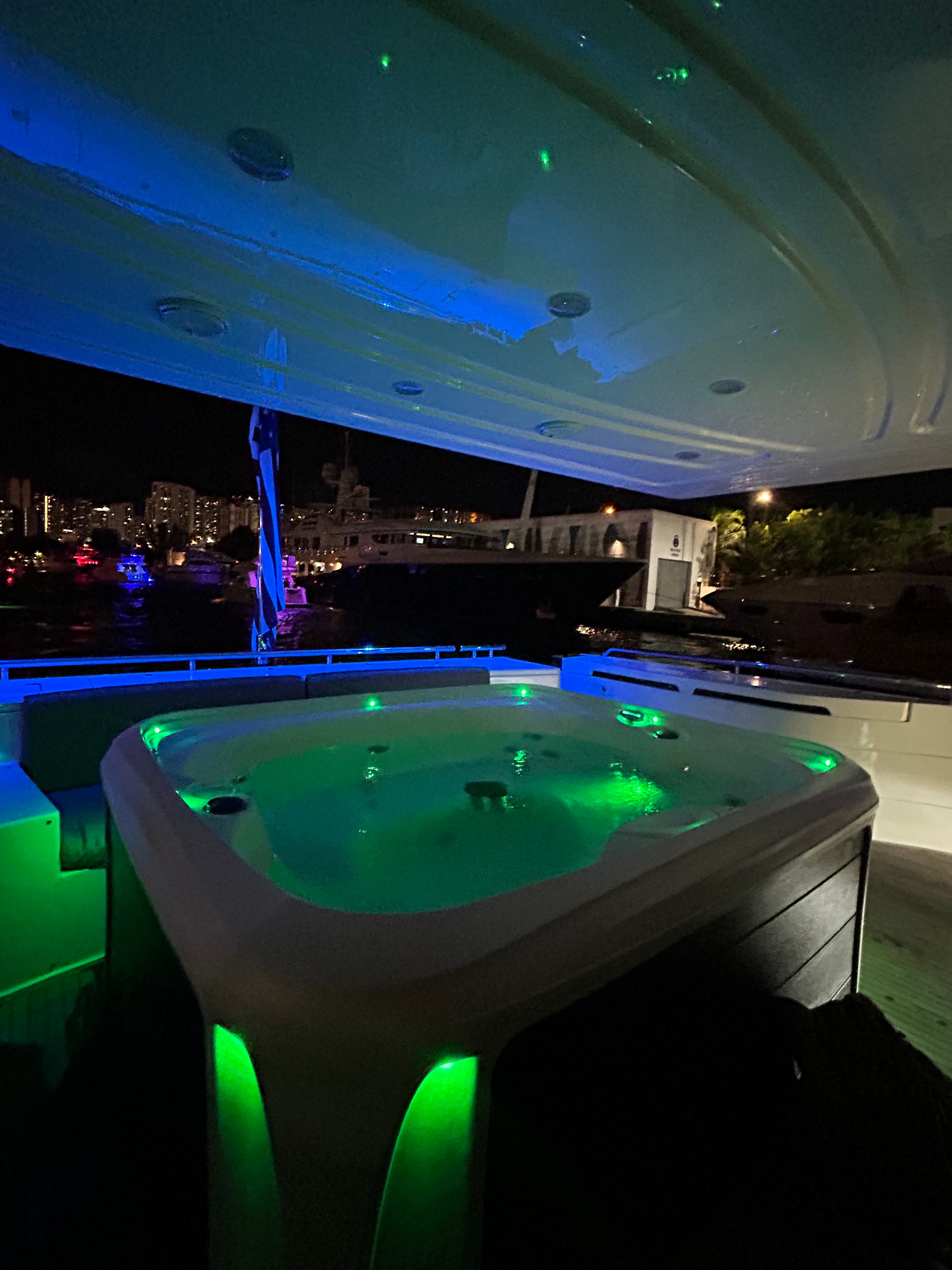 85ft Ferretti Experience